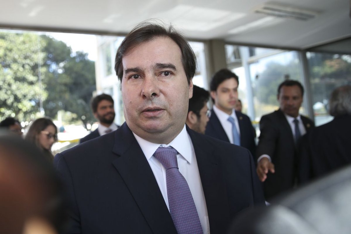 Rodrigo Maia abre sessão para discutir Reforma da Previdência