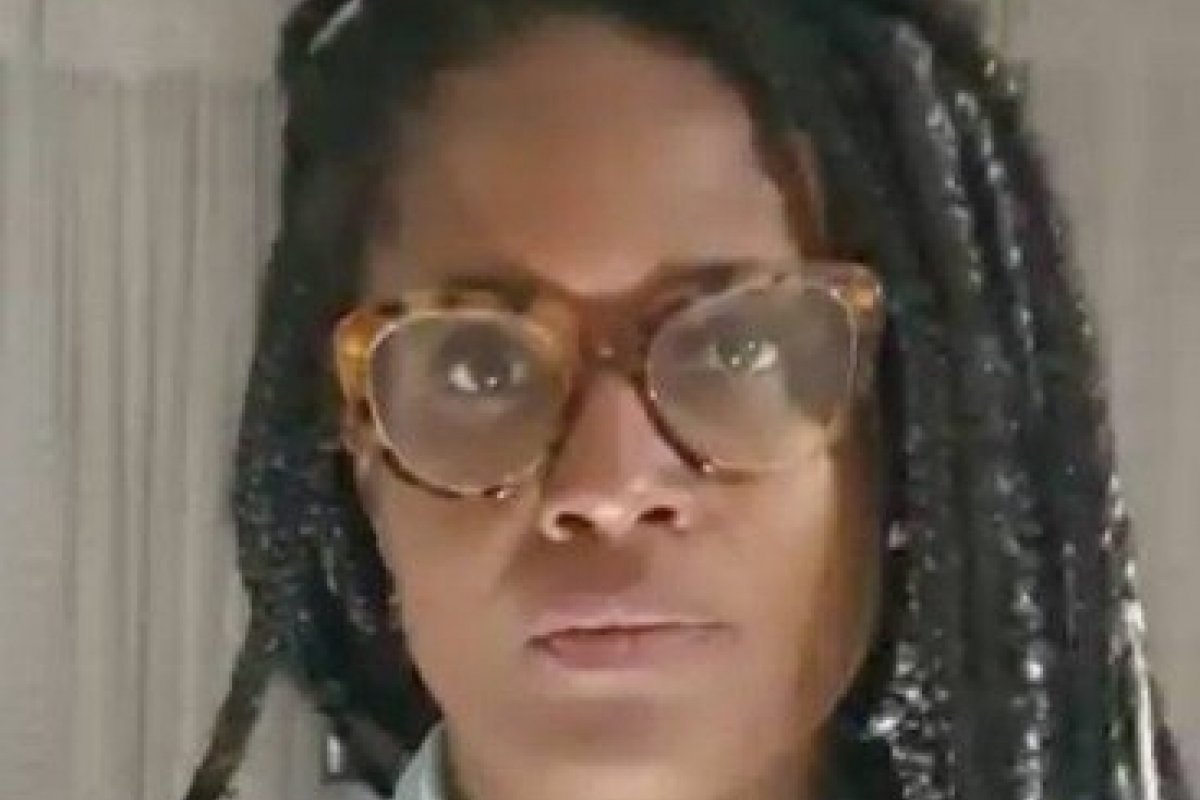 Djamila Ribeiro faz primeira postagem em perfil cedido por Paulo Gustavo