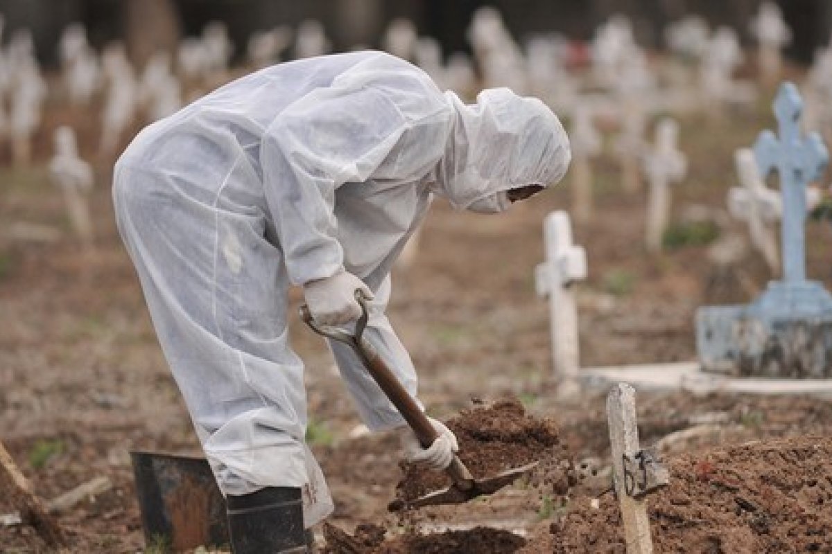 Mais de uma pessoa morre por minuto pela Covid-19 no Brasil