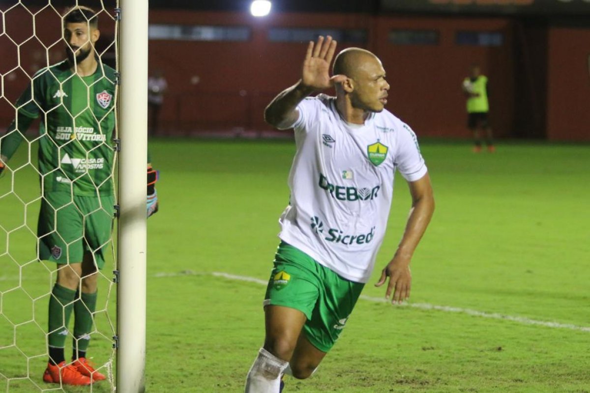 No retorno à Série B, Vitória perde mais uma e segue na lanterna