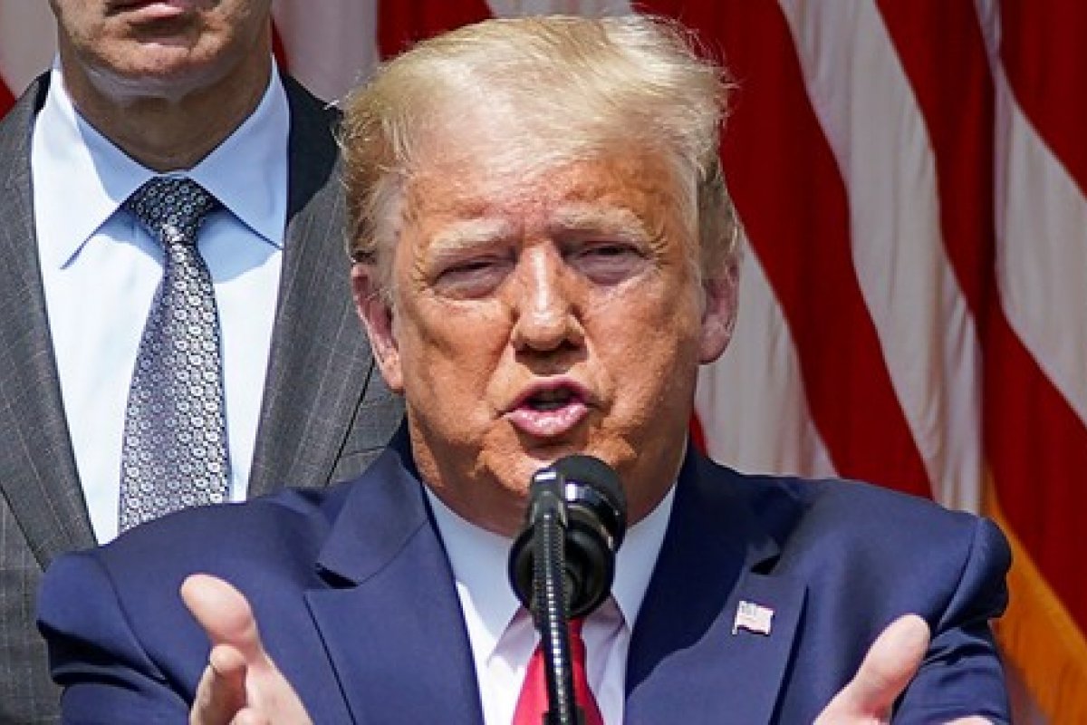 Trump comenta sobre queda do desemprego nos EUA e diz ser um 'grande dia' para George Floyd