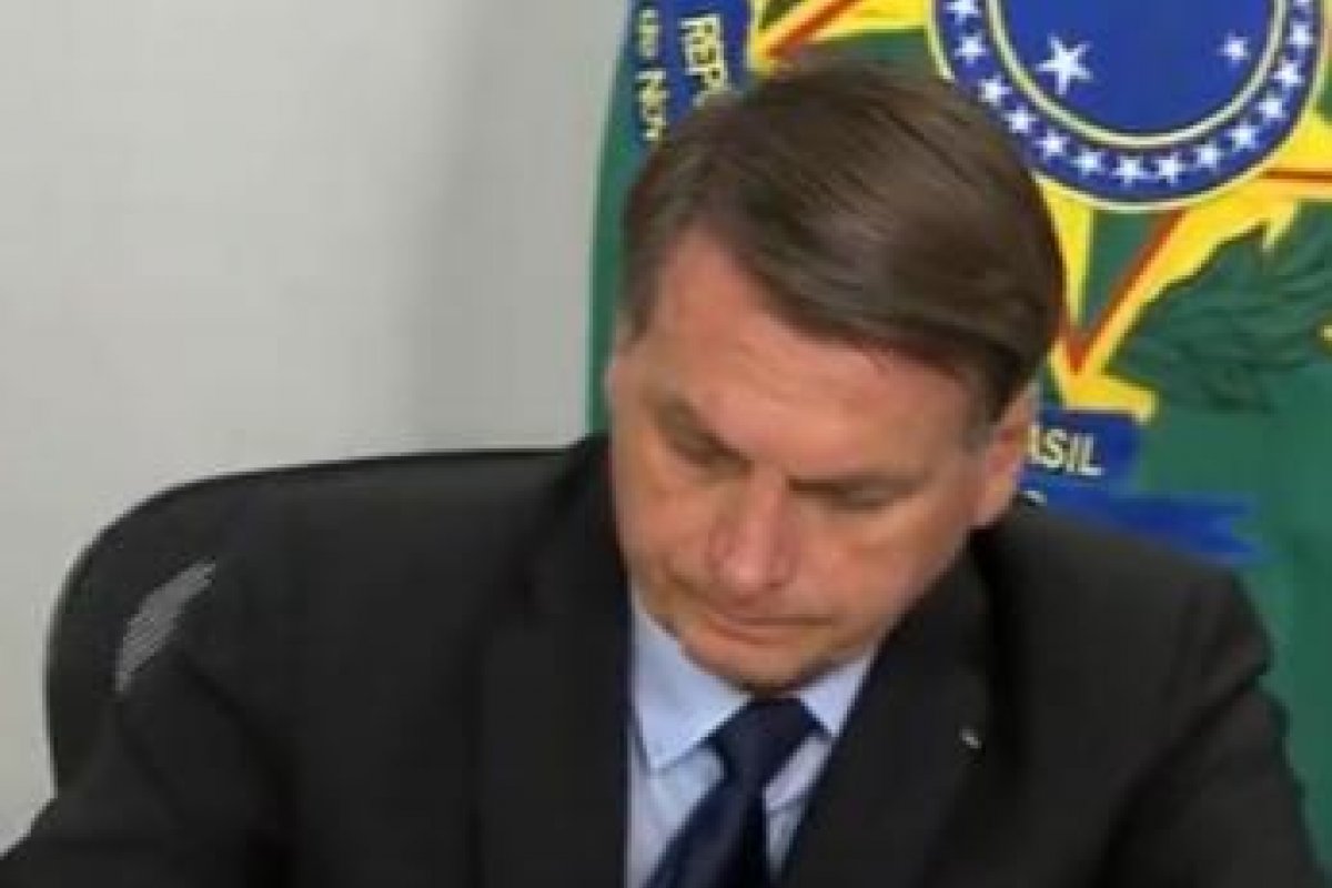Bolsonaro assina decreto de regulamentação para o correto descarte de medicamentos