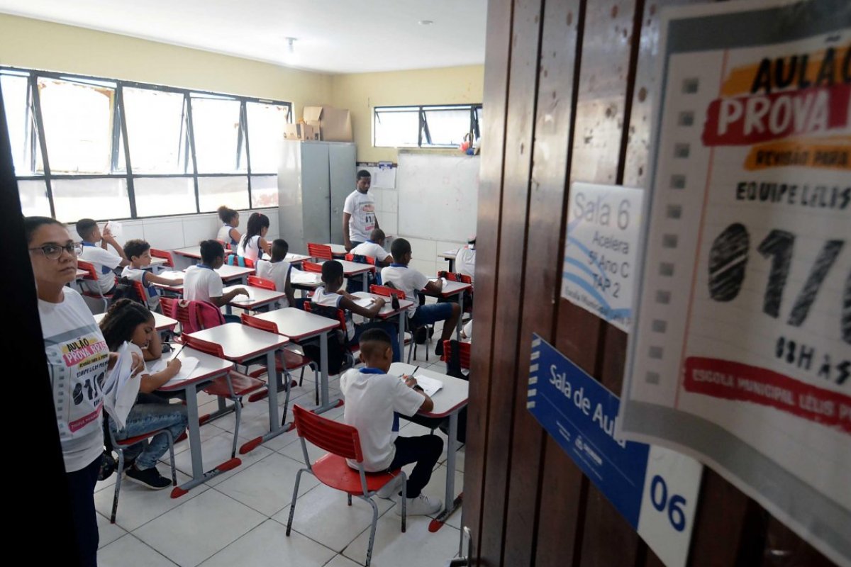 Tv Aratu é vencedora da licitação para transmissão de aulas para alunos da rede de ensino de Salvador