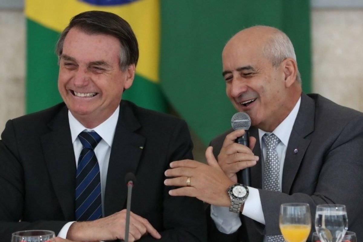 Ministro Luiz Ramos: "Os Dez Mandamentos tem o “Não Roubarás” mas não tem o “Não falarás palavrão”