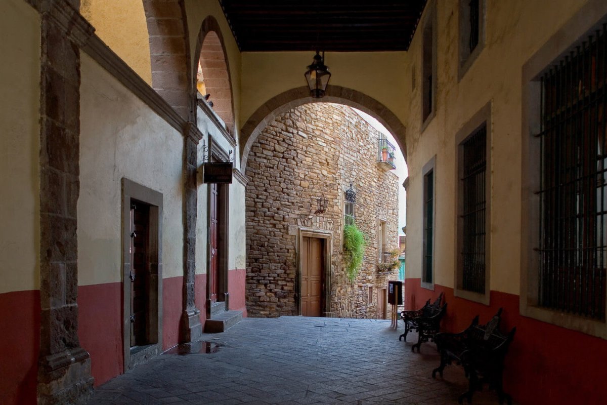 Tiroteio deixa dez pessoas mortas em centro de reabilitação de dependentes no México