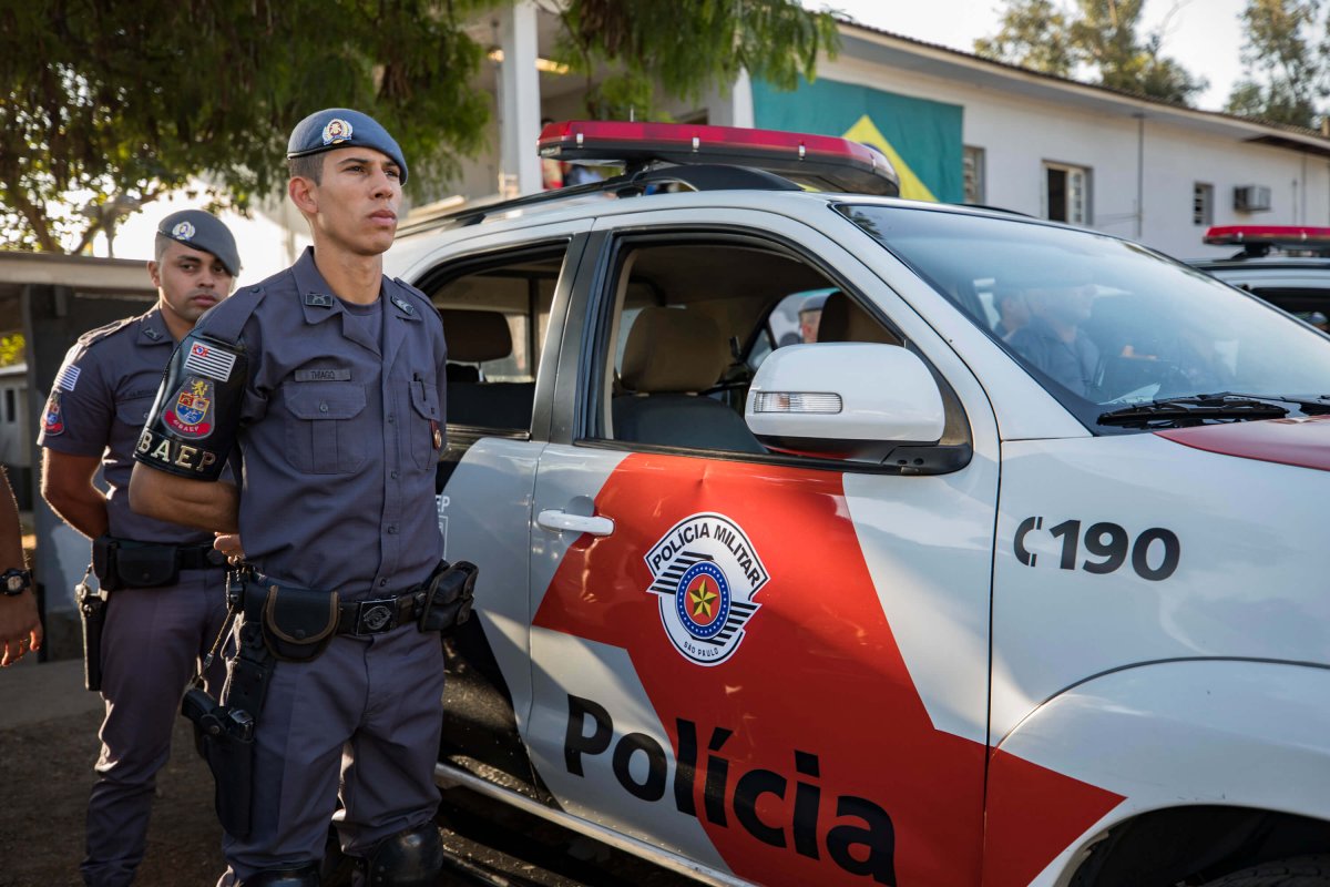 Governo de SP tenta conter avanço de aliados de Bolsonaro na PM 