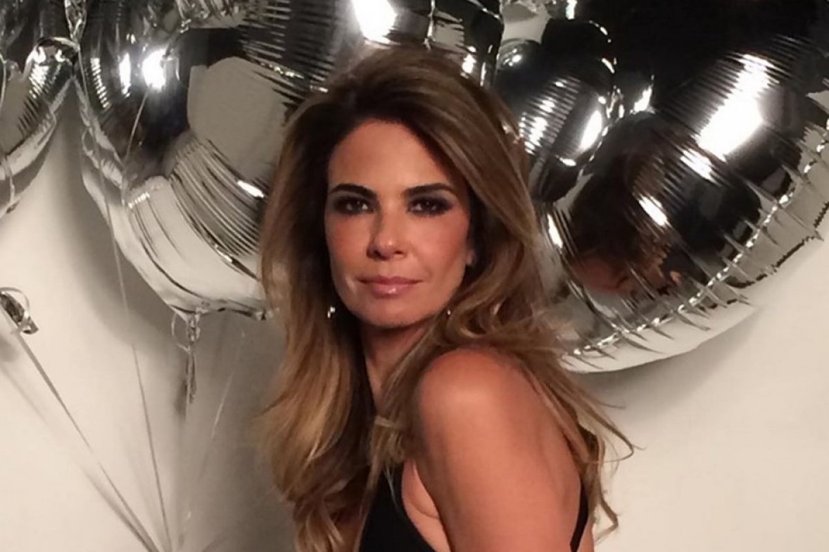Luciana Gimenez passa por cirurgia e Rede TV! cancela gravações de seu programa