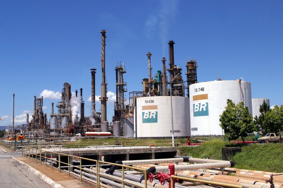 Preço da gasolina tem alta de 10% a partir desta terça (9)