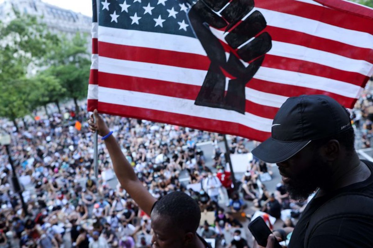 EUA: políticos incluem protestos antirracistas na agenda eleitoral