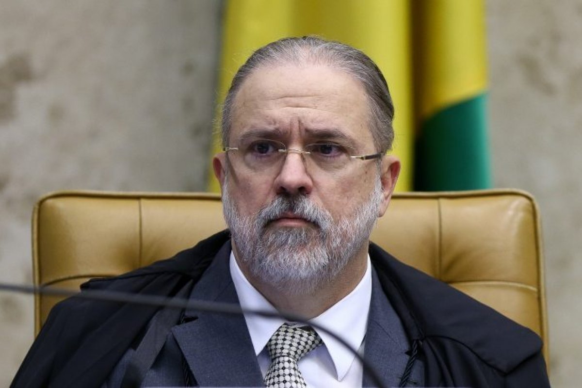 Toffoli elogia trabalho de Aras na PGR durante fórum