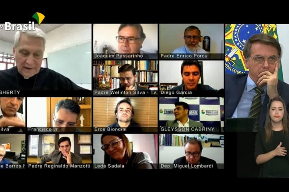 TV Pai Eterno desautoriza padre que negociou verba com Bolsonaro