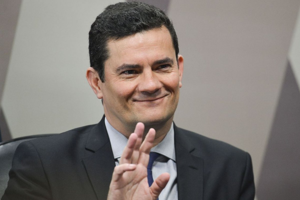 Em entrevista, Moro afirma que tem pretensão de concorrer a um cargo político