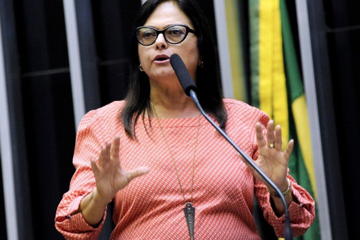 Câmara aprova urgência de projeto que prevê medidas protetivas para vítimas de violência doméstica