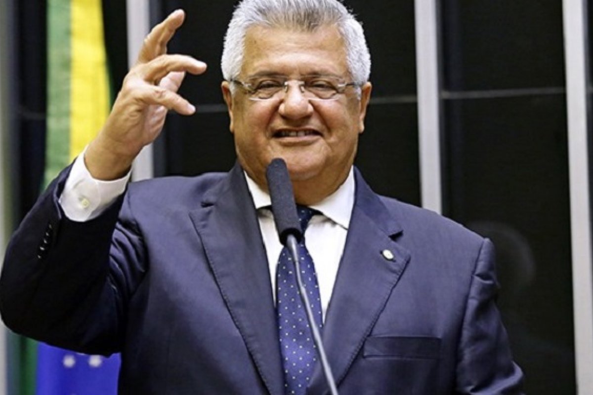 Deputado apresenta PL que cria Plano Emergencial para Educação