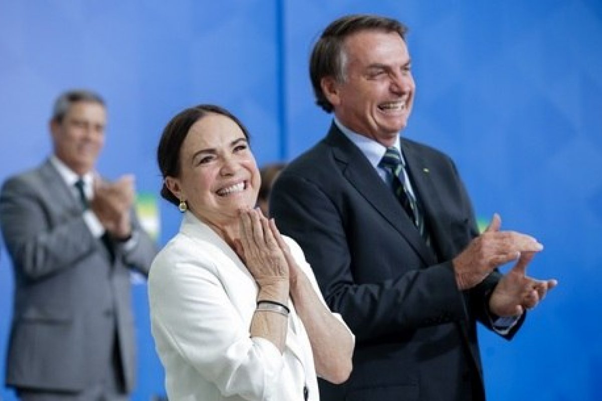 Regina Duarte é exonerada da Secretaria de Cultura nesta quarta