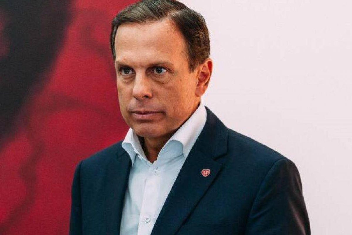 “São Paulo não precisa de uma deputada que prefere engraxar botas de militares”