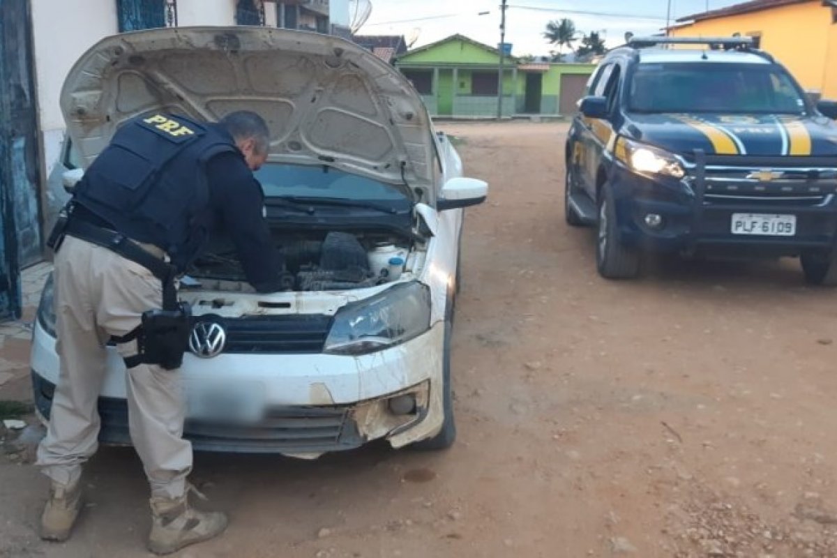Caminhonete furtada em Minas Gerais é recuperada em município baiano