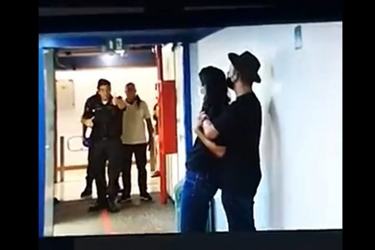 Homem armado invade emissora da Globo e faz repórter de refém