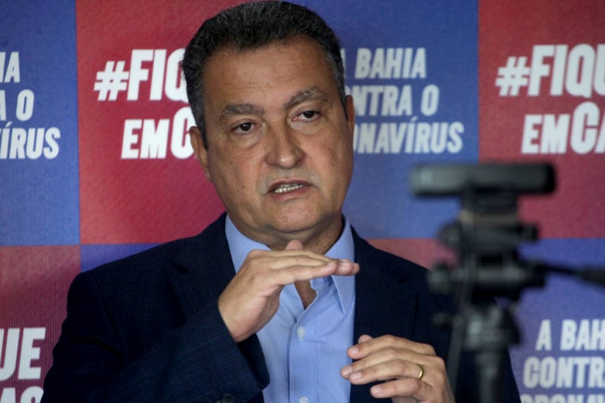 "Tudo está sendo pensado com cautela", diz Rui Costa sobre planejamento de volta às aulas na Bahia