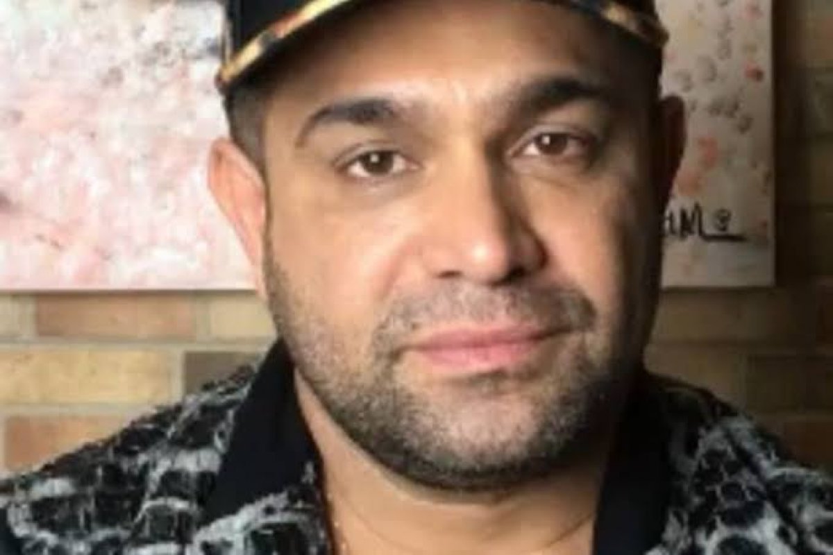 Tempos difíceis: Ex-Pânico, vende bolsas de grife para pagar contas