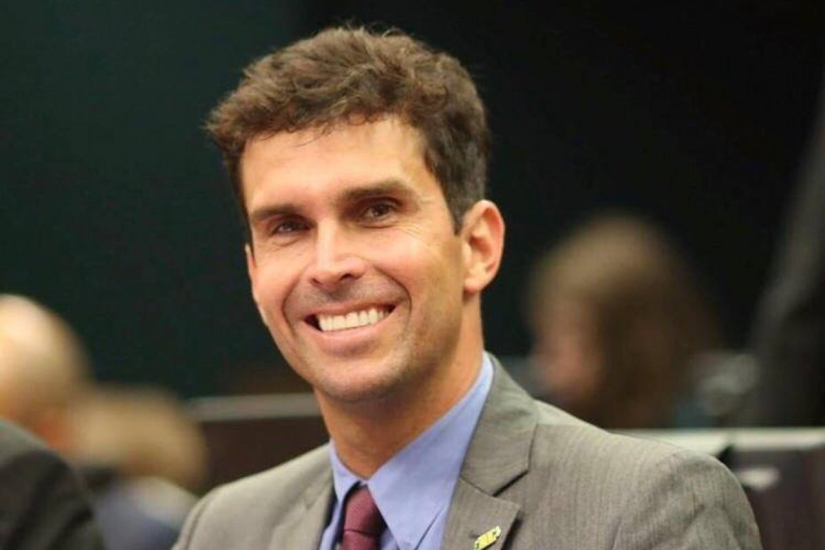 Deputado denuncia governo de Witzel por gastos abusivos