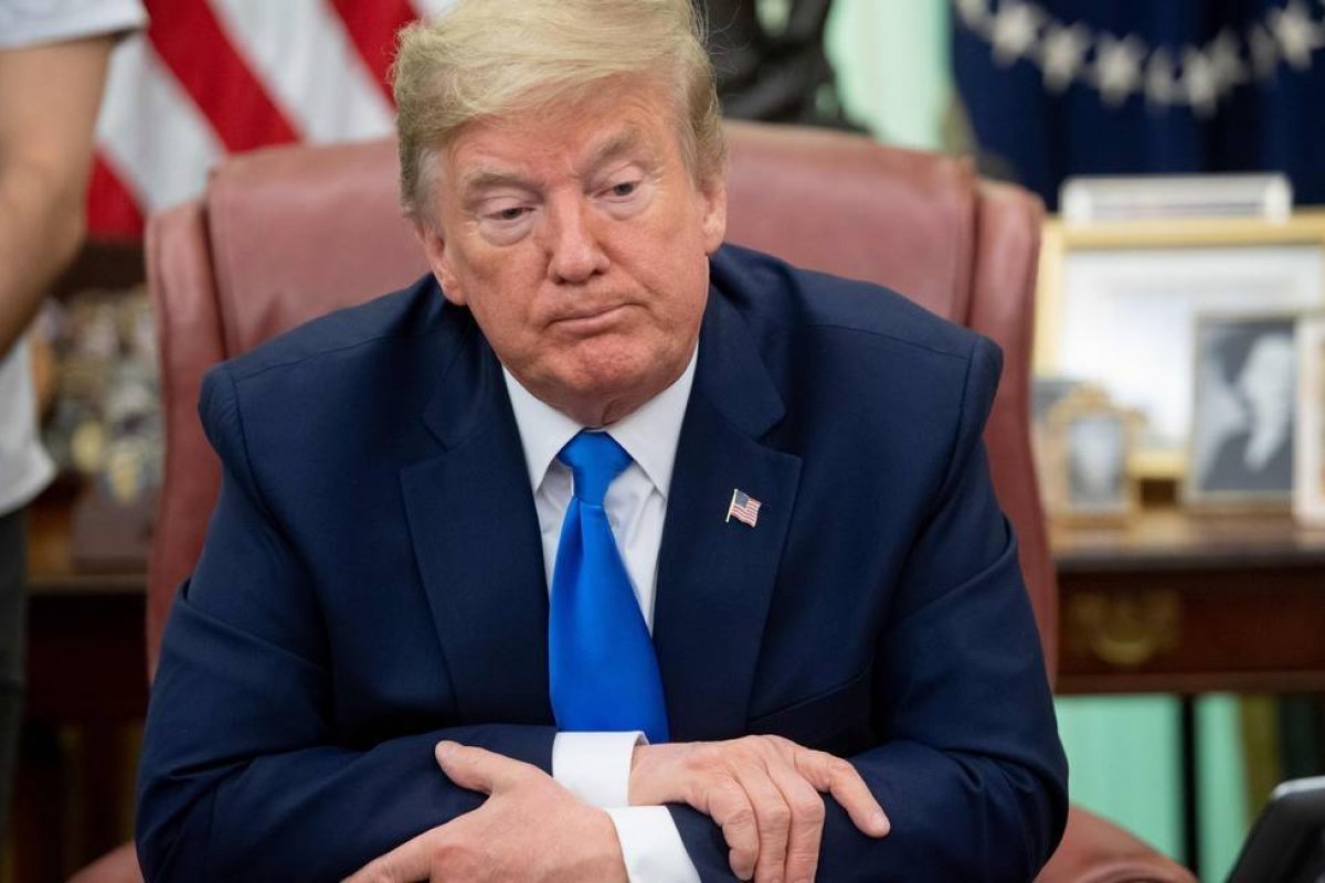 Popularidade de Trump despenca e chega a 39%