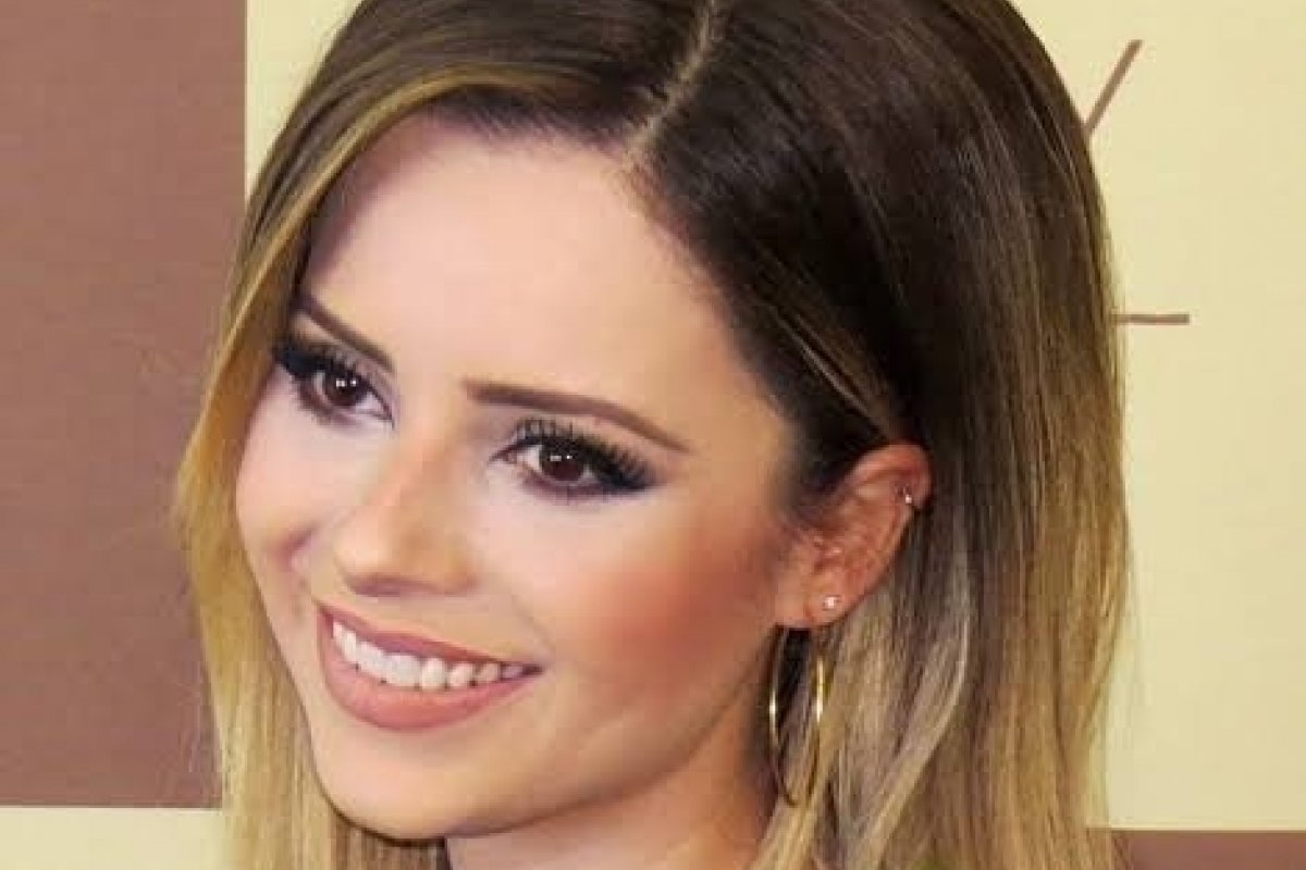 Para celebrar o Dia dos Namorados, Sandy fará uma live solo