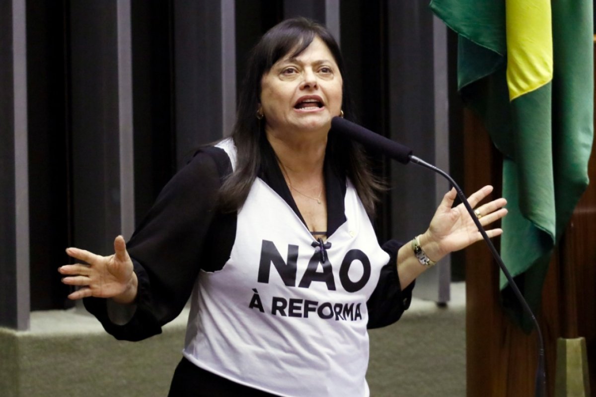 “É a proposta mais cruel de todos os tempos”, diz Alice Portugal sobre texto da Reforma da Previdência