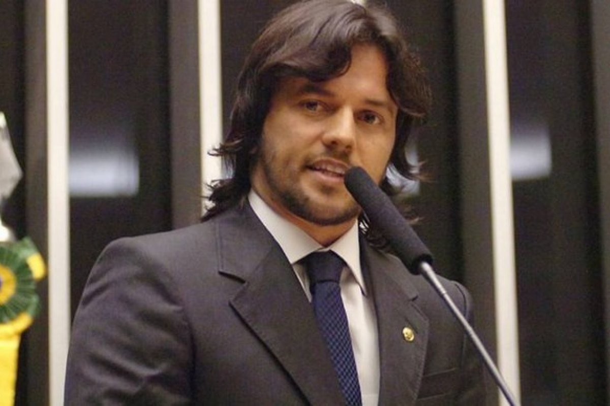 Novo ministro de Bolsonaro apaga publicações nas redes sociais de elogios ao ex-presidente Lula