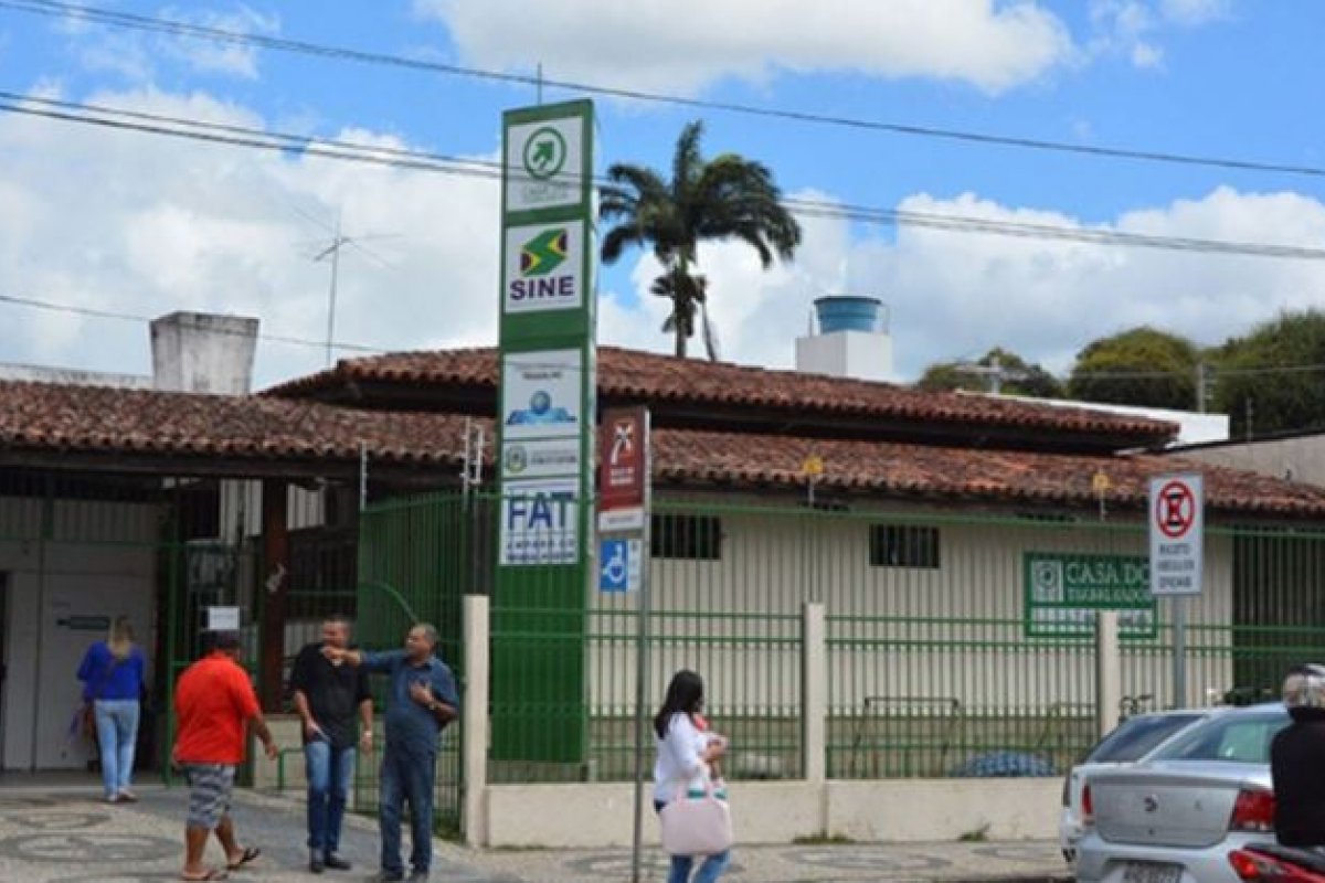 Casa do Trabalhador oferece vagas de auxiliar financeiro e gerente de vendas em Feira de Santana