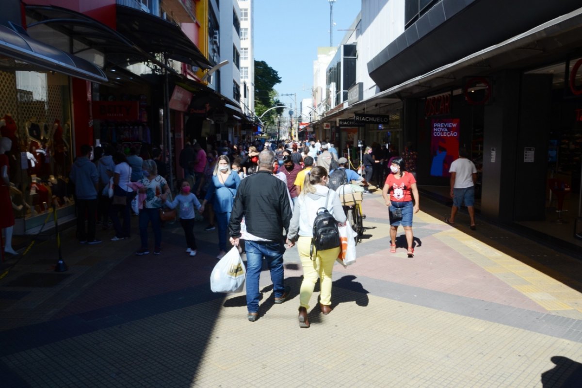 Pandemia: 43% dos brasileiros acreditam que economia só vai ser recuperada após dois anos