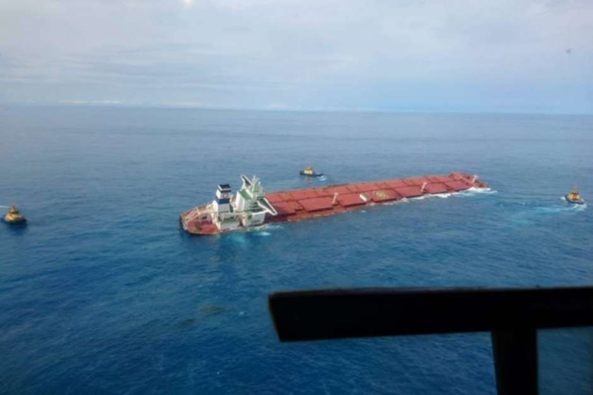 Navio com minério de ferro da Vale é afundado na costa do Maranhão; veja vídeo