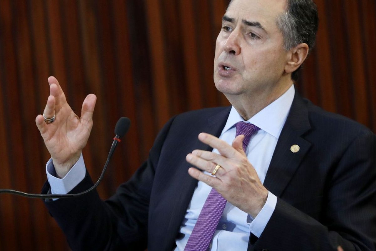 Presidente do TSE, Barroso deseja realizar primeiro turno das eleições dia 29 de novembro, diz coluna