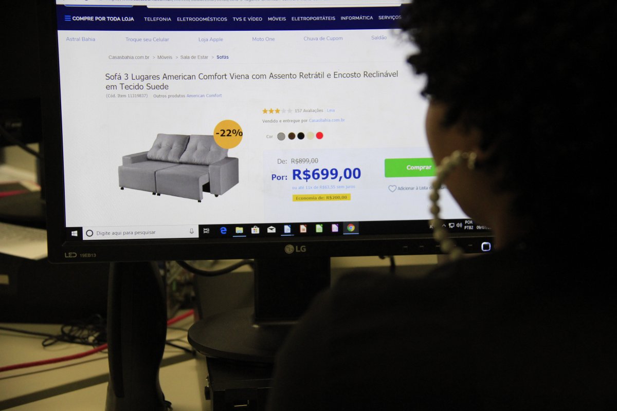 Consumidores devem ficar atentos aos preços e descontos durante Liquida Bahia