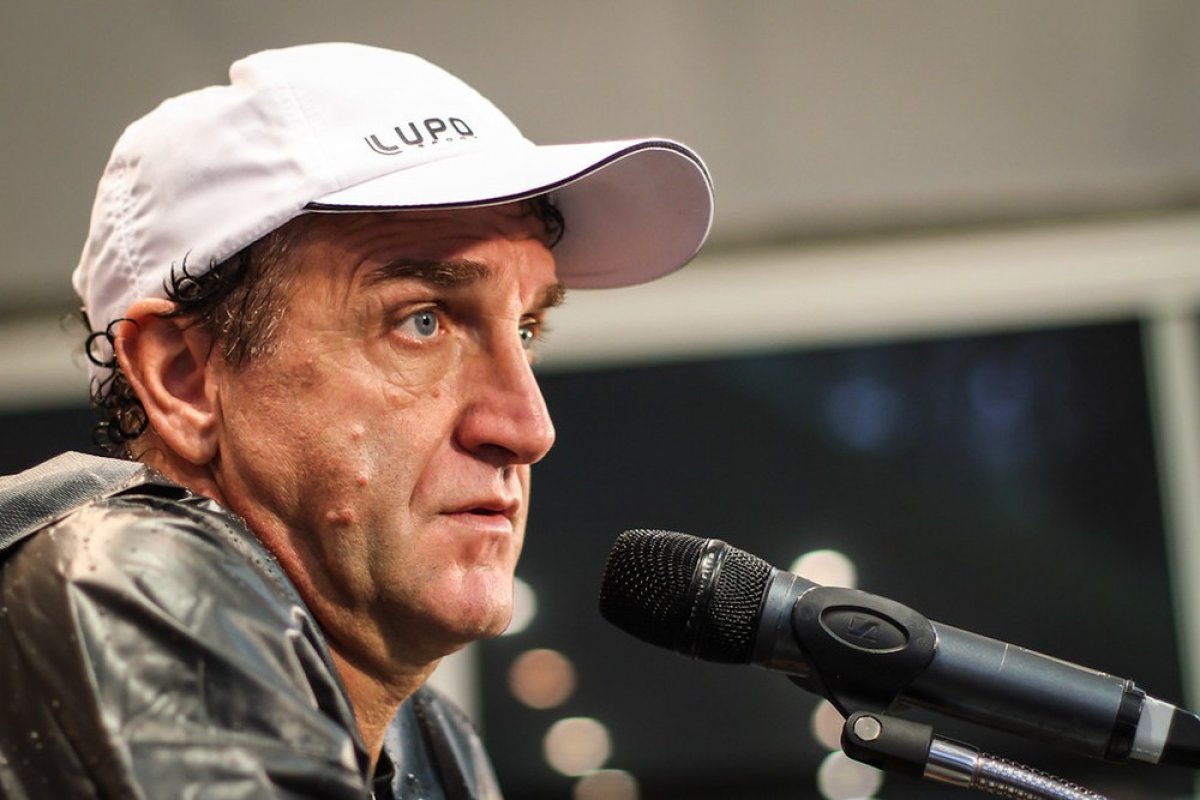 Danilinho acusa o técnico Cuca de cobrar dinheiro para escalar Berola e Guilherme