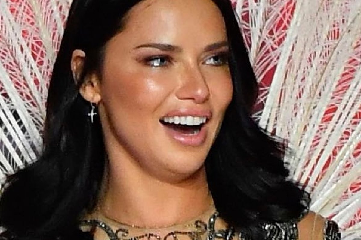 Modelo baiana engata namoro com empresário turco