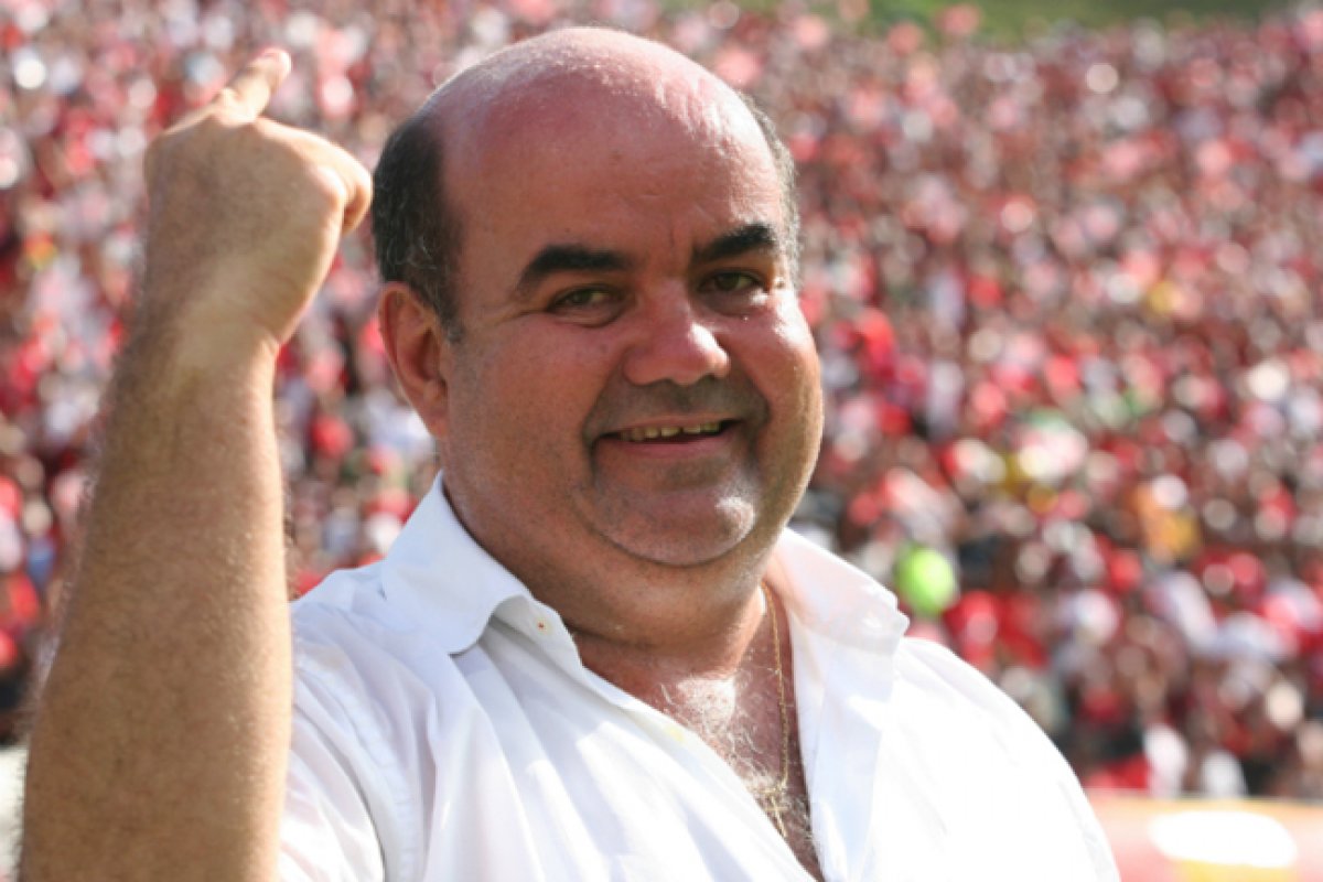 Após recuperação por covid-19, ex-presidente do Vitória, Jorge Sampaio sofre infarto