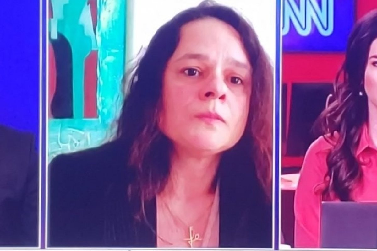 "Me sinto mais apta a apoiar Bolsonaro do que o STF", diz Janaina Paschoal sobre CPMI das Fake News