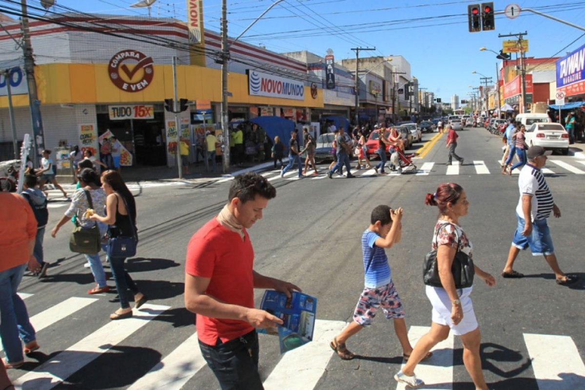 Mais da metade da população com idade de trabalhar está fora do mercado