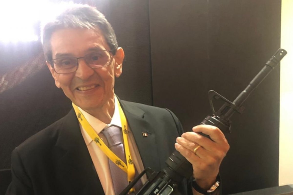 Roberto Jefferson é investigado pelo STF por crimes contra a honra e segurança nacional