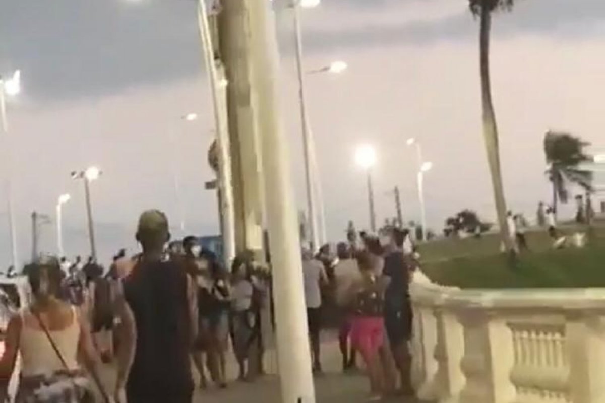 Secretário de Saúde do estado diz que quebra de isolamento social por baianos é inadmissível