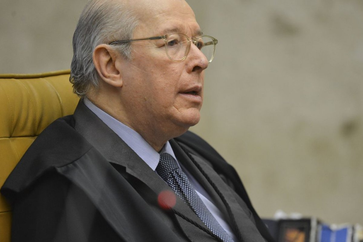 Militares lançam manifesto contra Celso de Mello