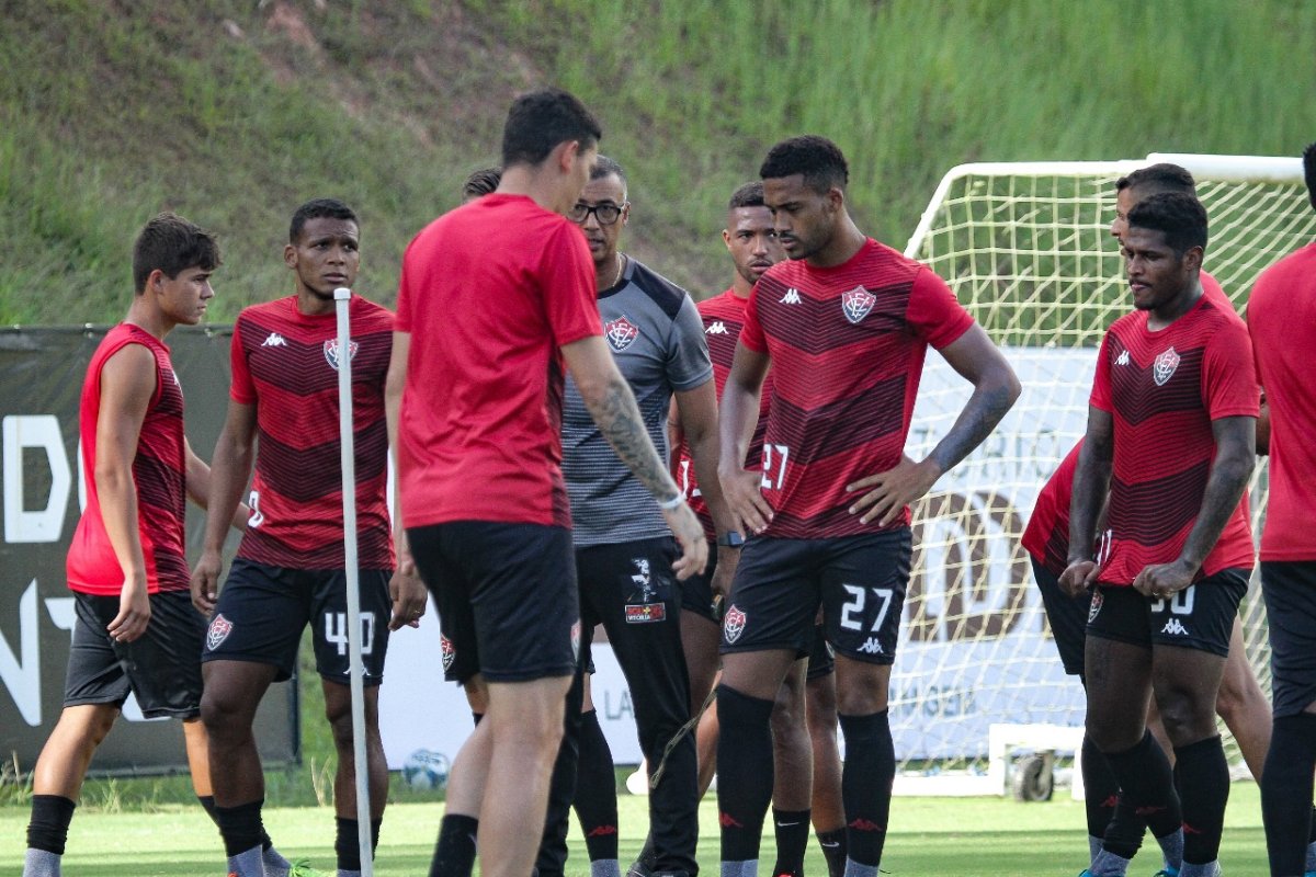 Elenco do Vitória se reapresenta para os treinos nesta terça (16)