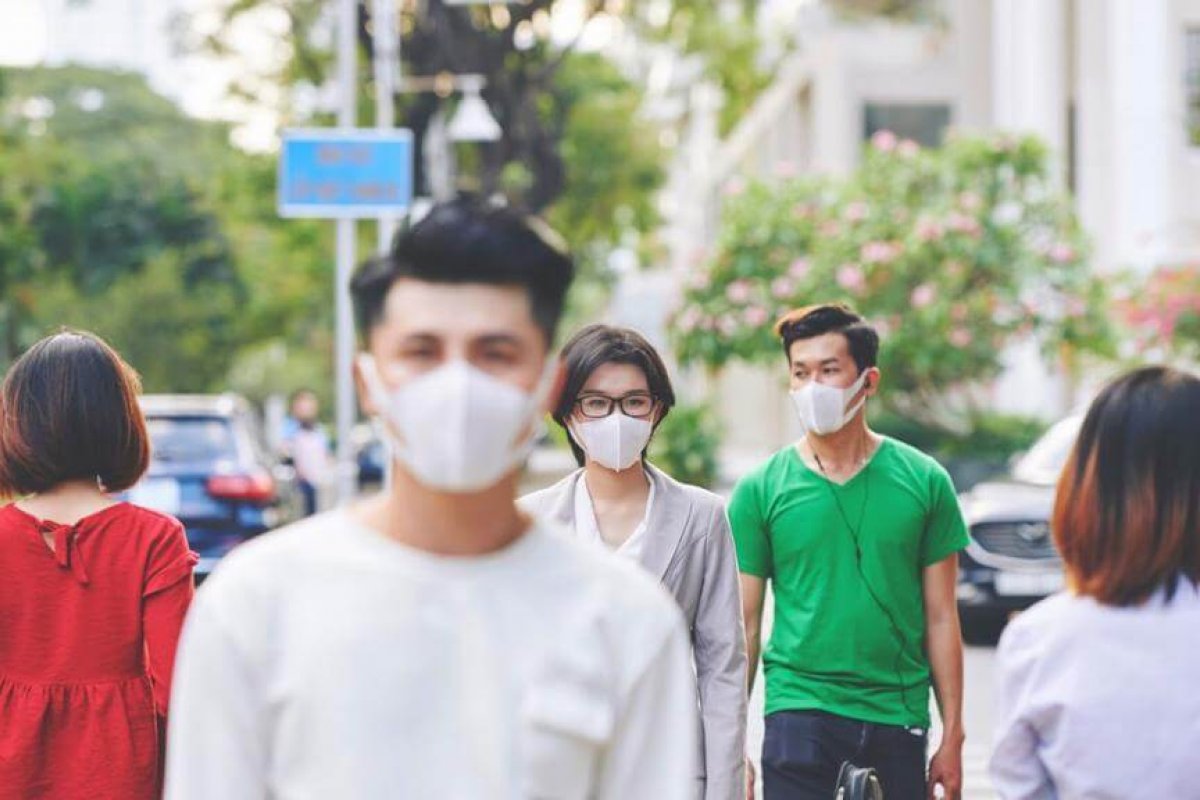 Plataformas de checagem verificaram 254 publicações falsas sobre a máscara de proteção contra covid-19