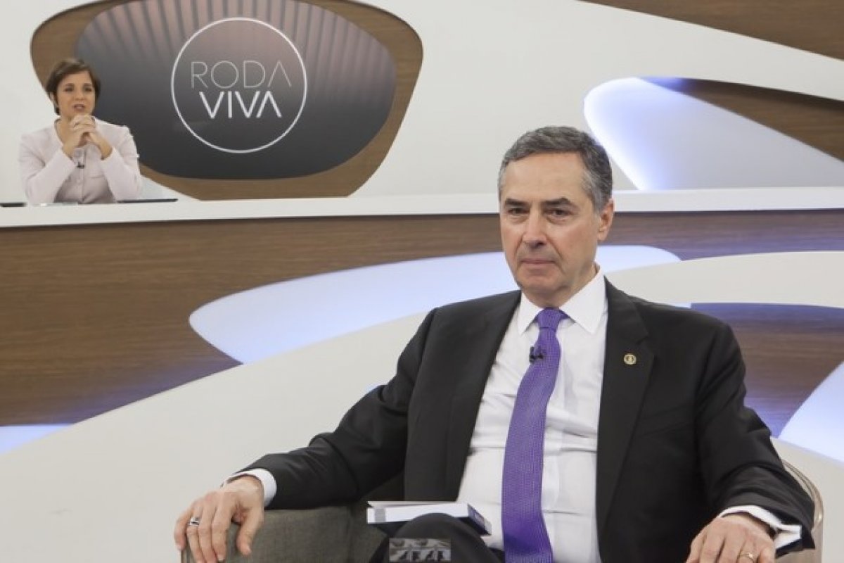 Barroso diz que Bolsonaro não será 'perseguido' nem 'protegido' pelo TSE