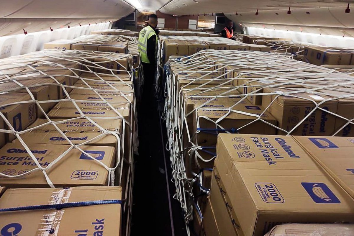 Governo federal já importou 135 milhões de máscaras da China