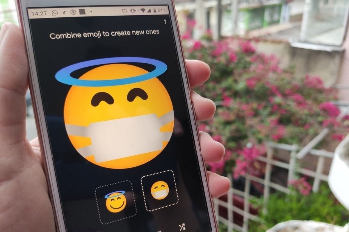 Site permite combinar dois emojis para criar figurinha