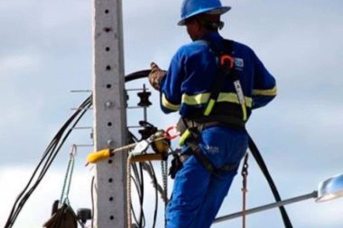 Coelba é acionada por cobranças e interrupções de energia indevidas em Salvador