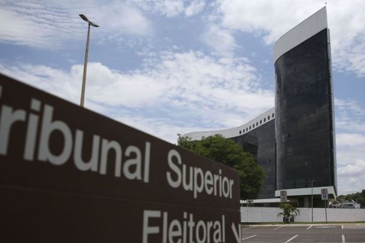 TSE altera critérios para divisão do Fundo Partidário Eleitoral deste ano