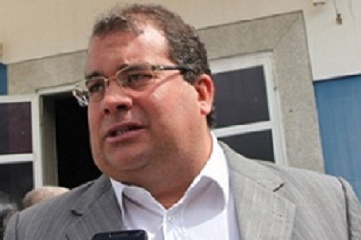 Câmara de Jequié aprova afastamento de prefeito